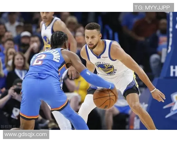 勇士与雷霆激战正酣10月31日篮球盛宴精彩回顾与分析