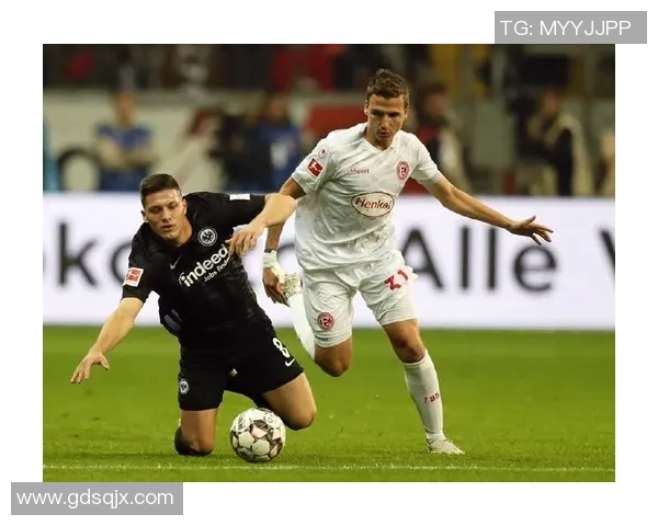 杜塞尔与帕德的精彩对决揭示足球战术与团队协作的完美结合