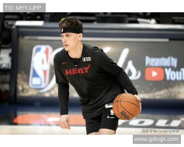 泰勒希罗的篮球之路:从新秀到明星的成长故事与挑战 泰勒希罗的篮球之路:从新秀到明星的成长故事与挑战