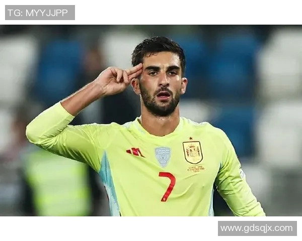 费兰托雷斯的足球之路：从青训崛起到国际舞台的闪耀瞬间