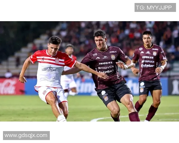 卡拉波波与亚拉库的精彩对决揭示足球战术与团队合作的重要性