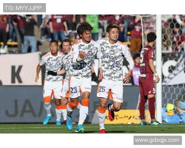 磐田喜悦与东京绿茵2018赛季精彩对决回顾与分析