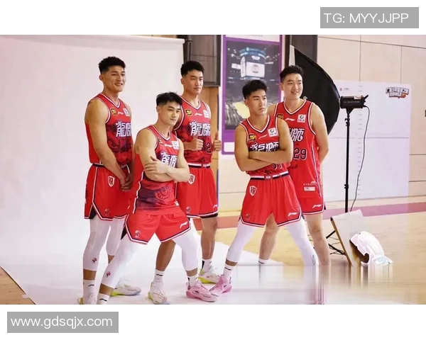 CBA精彩对决南京同曦迎战广州队期待激烈角逐与精彩表现 CBA精彩对决南京同曦迎战广州队期待激烈角逐与精彩表现