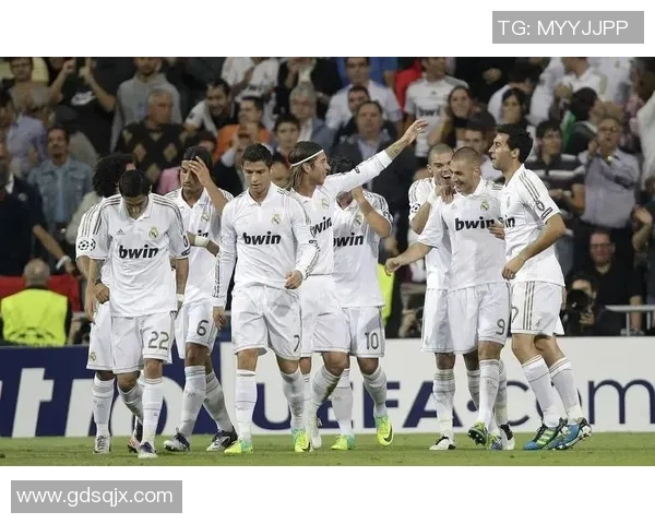 皇马与罗马的巅峰对决大罗的传奇时刻再现球场 皇马与罗马的巅峰对决大罗的传奇时刻再现球场